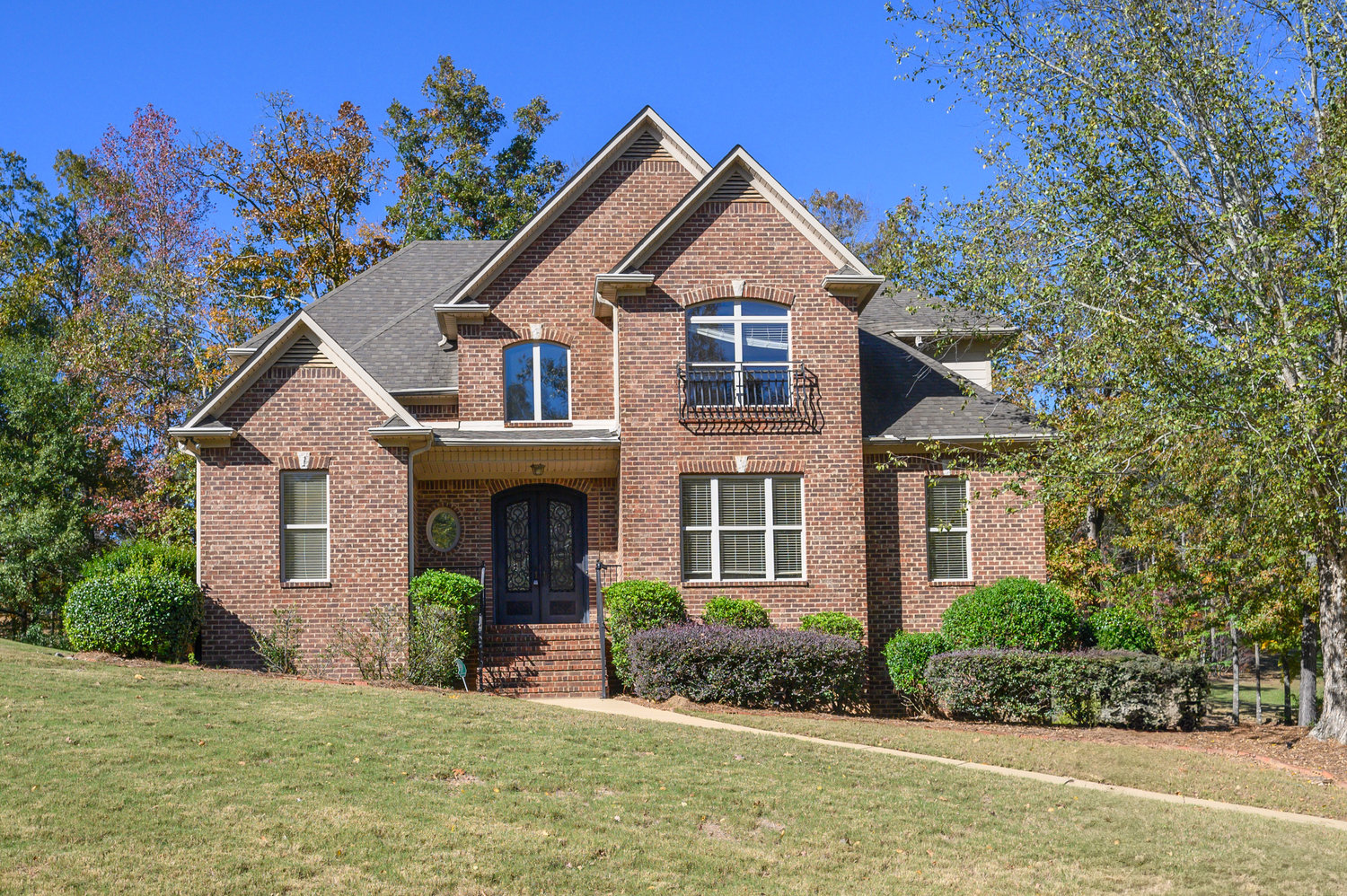 Virtual Tour of Birmingham Metro Real Estate Listing For Sale | 1050 Long Leaf Lake Drive, Helena, AL 35022