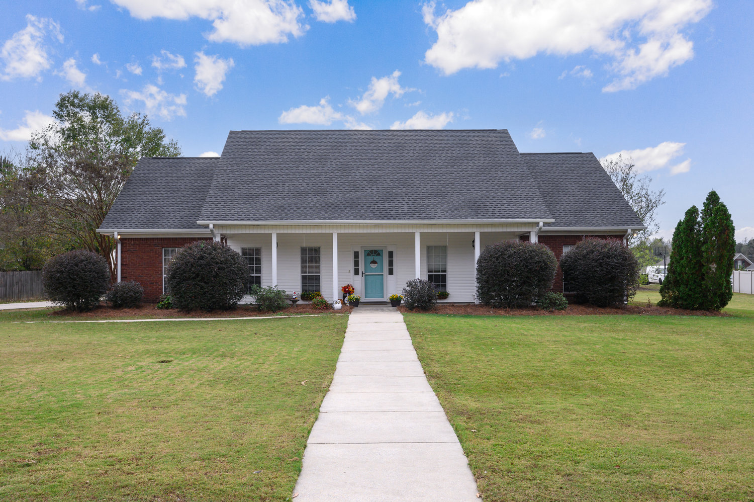 Virtual Tour of Birmingham Metro Real Estate Listing For Sale | 110 Corbin Street, Clanton, AL 35045