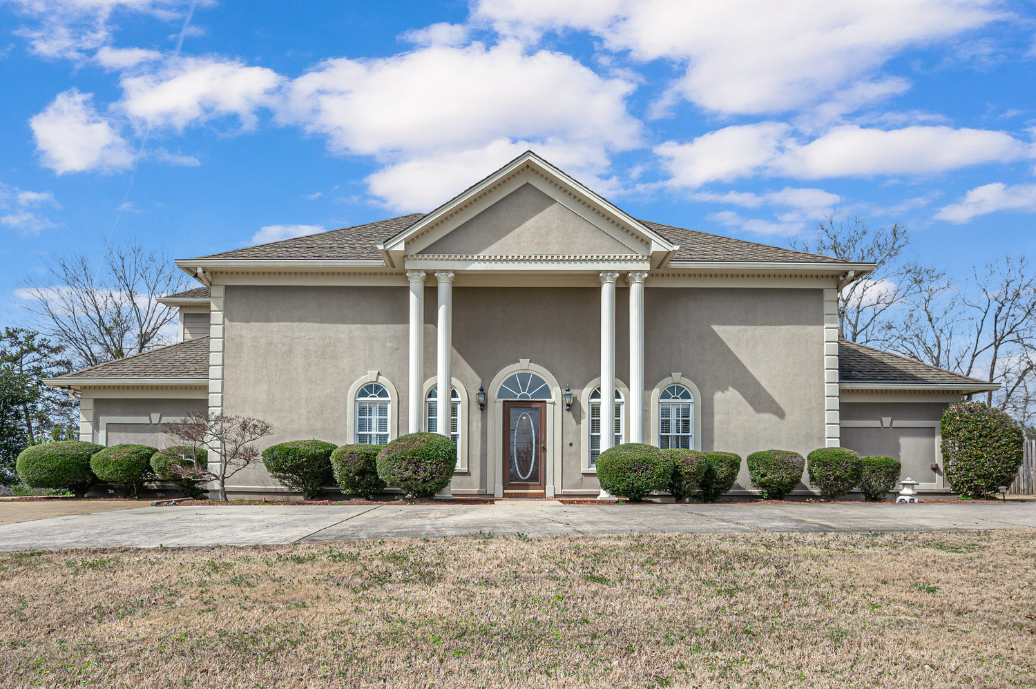 Virtual Tour of Birmingham Metro Real Estate Listing For Sale | 248 Shades Crest Road, Hoover, AL 35226