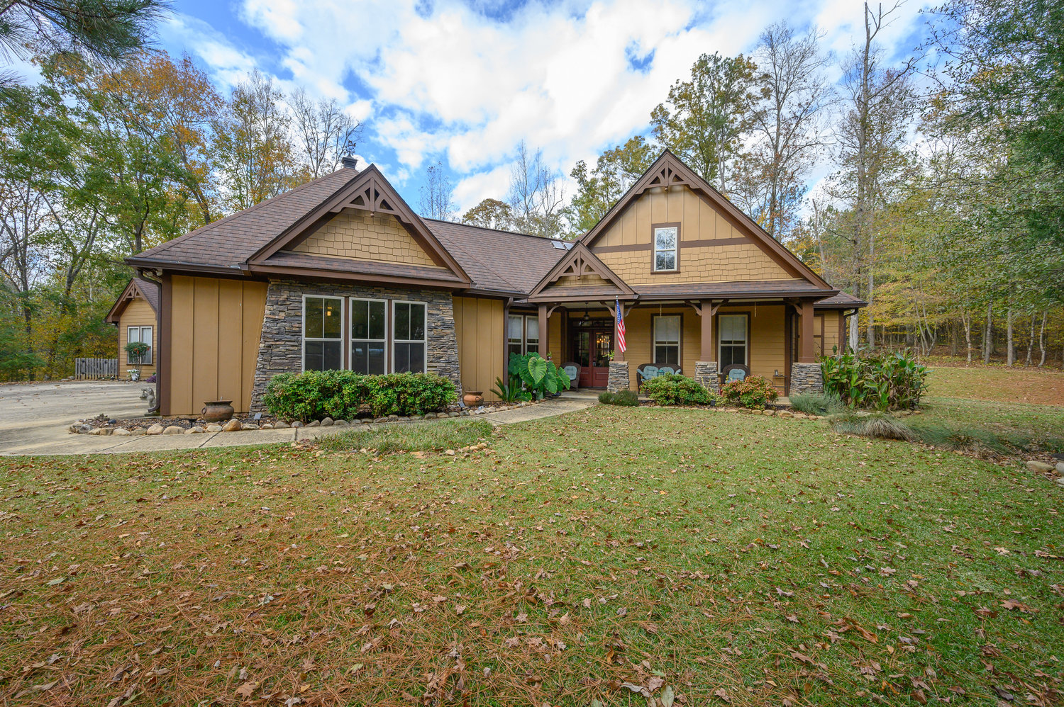 Virtual Tour of Birmingham Metro Real Estate Listing For Sale | 4243 Lindsey Circle, Bessemer, AL 35022